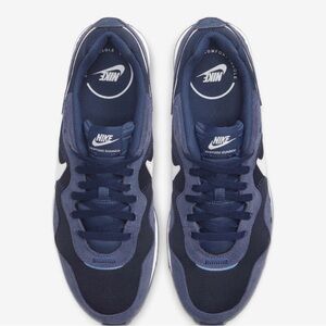 Nike Venture Runner Midnight Navy Men’s 8 Women’s 9.5 Retro Sneakers CK2944-400